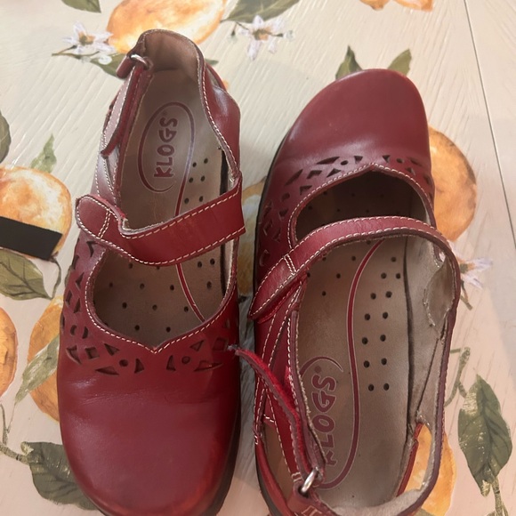 Klogs size 8 medium red leather upper shoes - Picture 2 of 9